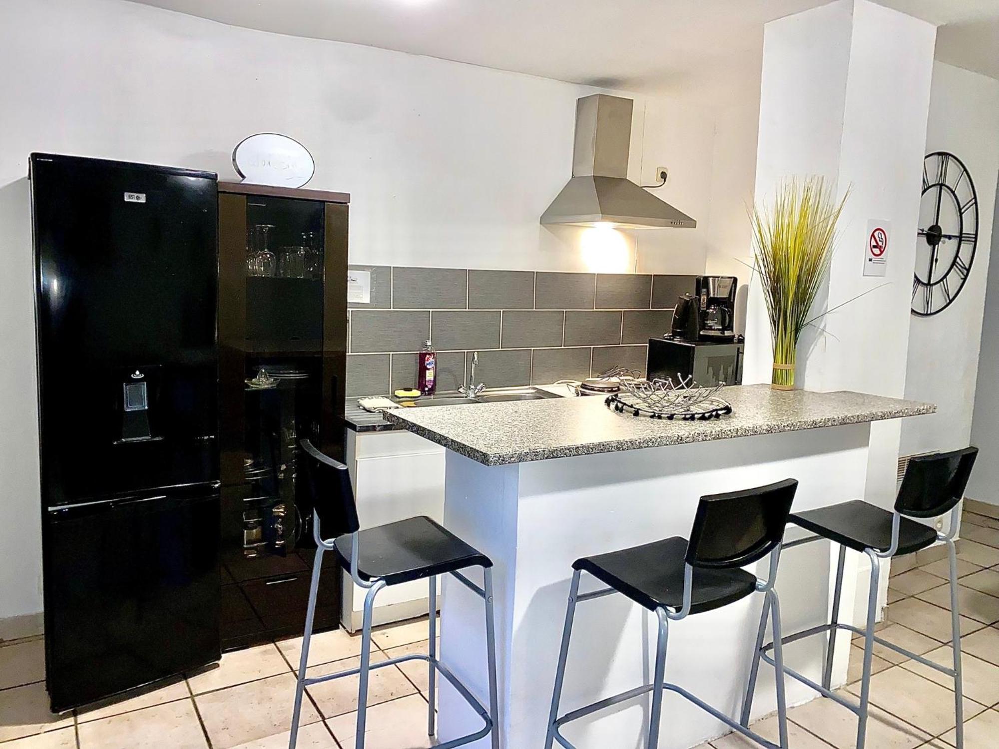 Appartement Calme Au Coeur De La Bastide St-Louis Carcassonne Exteriör bild